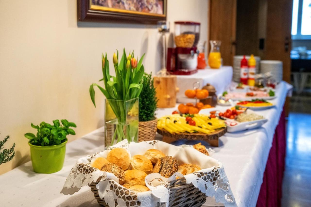 Hel Aparthotel Zakopane Bagian luar foto
